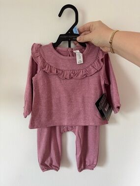 MODERN MOMENTS 2 piece super soft baby set; girls clothes